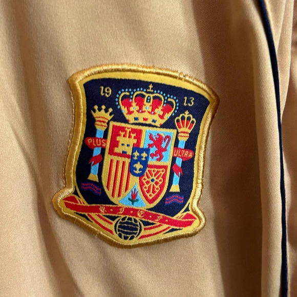 Retro Spanish National Soccer Jersey 2008 Size XL - Picture 2 of 4